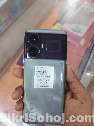 Realme GT5